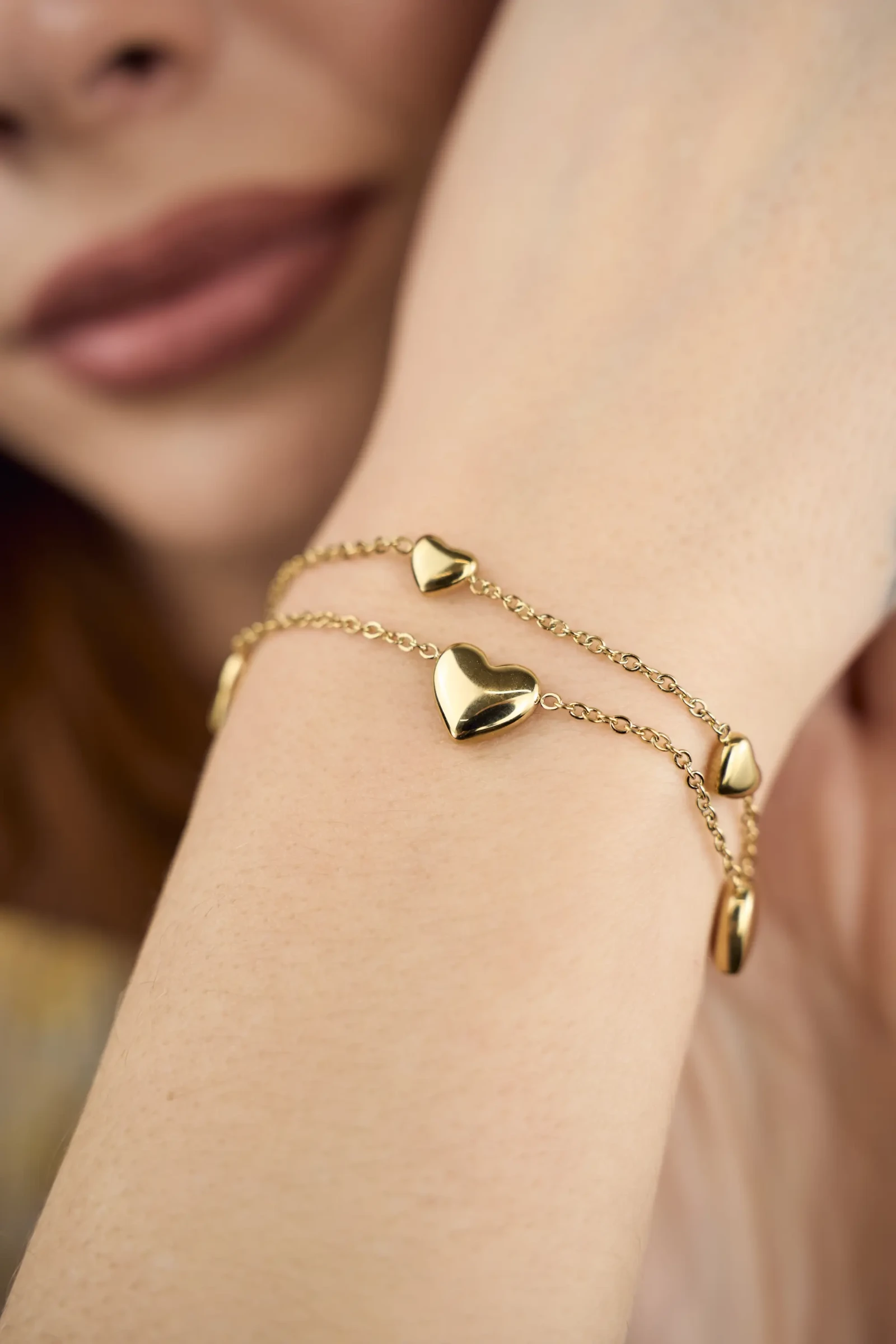 BRACCIALE MULTIFILO DI CUORI