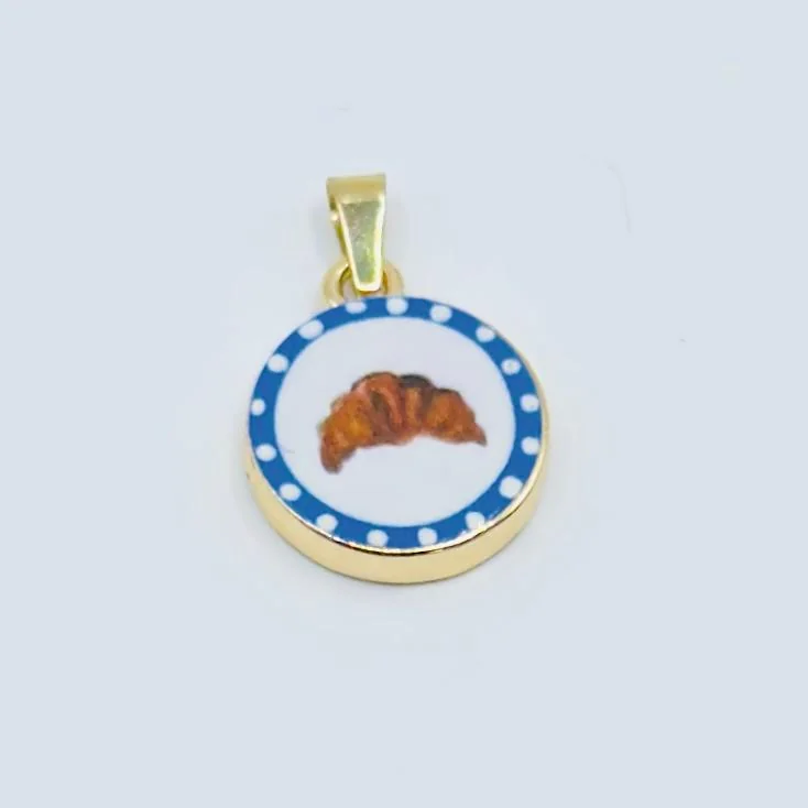 🥐 Ciondolo Dipinto Prezioso – Croissant